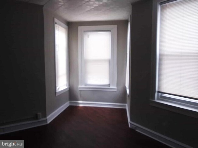 Building Photo - 420 W Ruscomb St