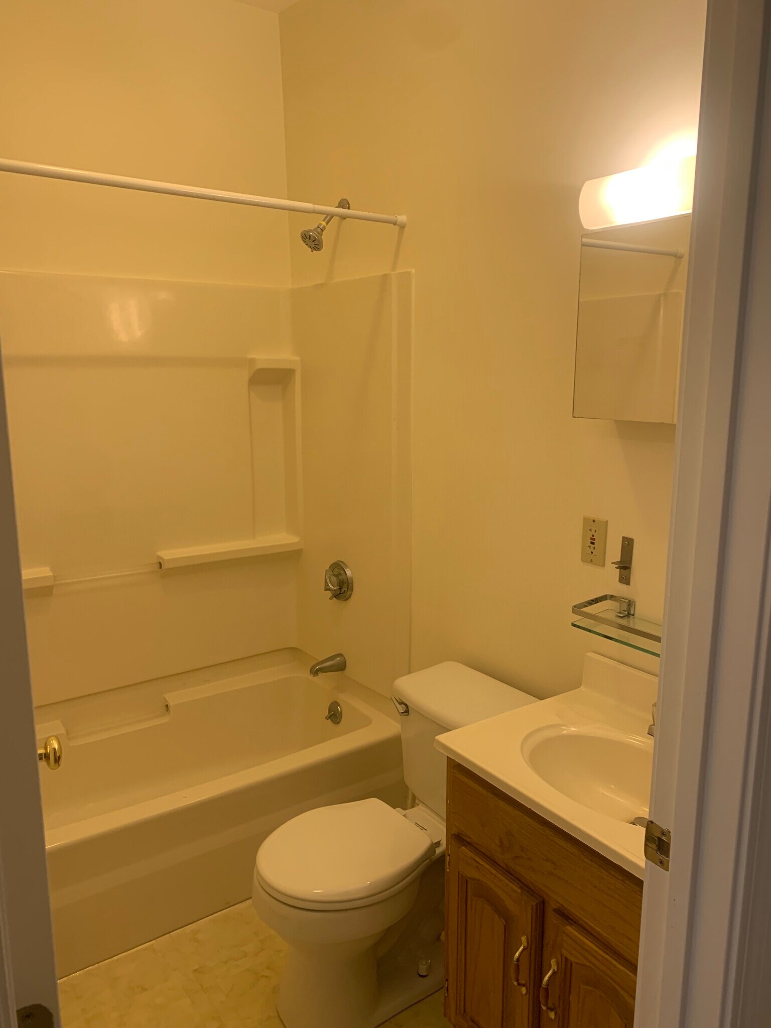 Building Photo - 202 Hurley St