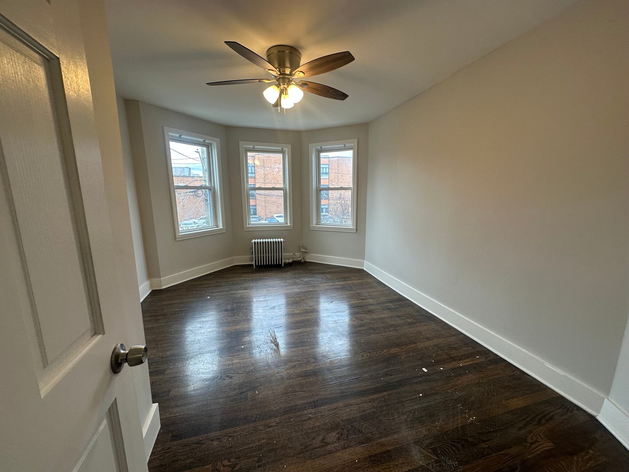 Building Photo - 13 Gladstone St