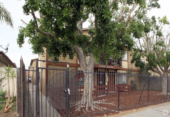 Primary Photo - 4062 42nd St