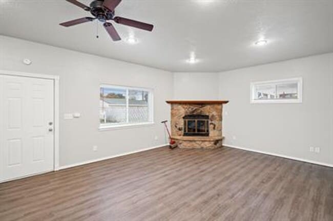 Building Photo - Beautiful Single Family Home on Spokanes N...