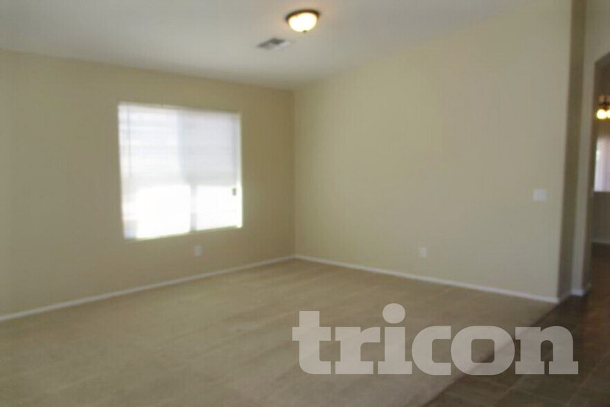 Building Photo - 8412 S 50th Dr