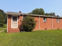 Building Photo - 812 Douglas Dr