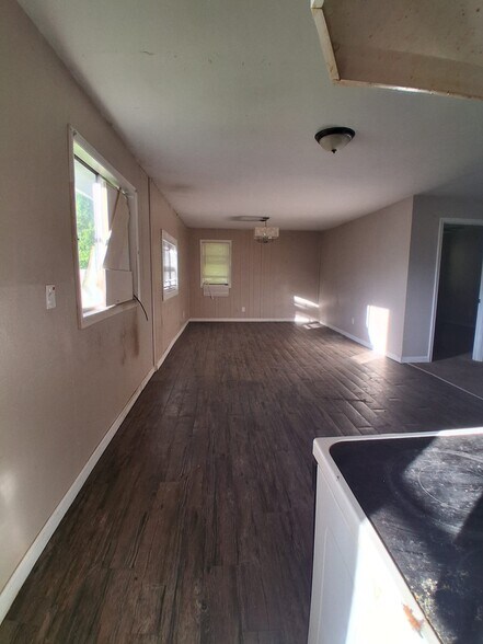 Building Photo - 117 Leonard Dr