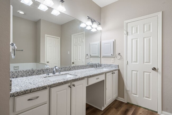 Building Photo - 151 E Greenhill Terrace Pl