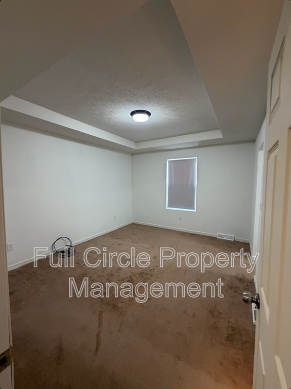 Building Photo - 115 Oak St