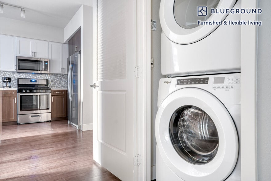 Building Photo - 98 North First Street-SI FL5-ID1309