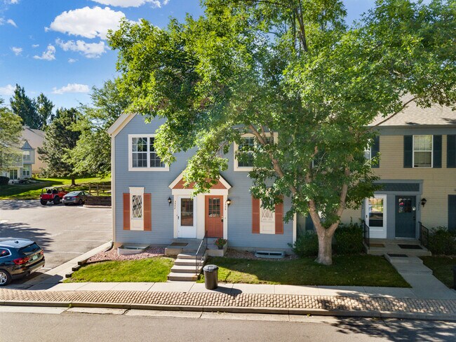 Building Photo - 3556 Queen Anne Way