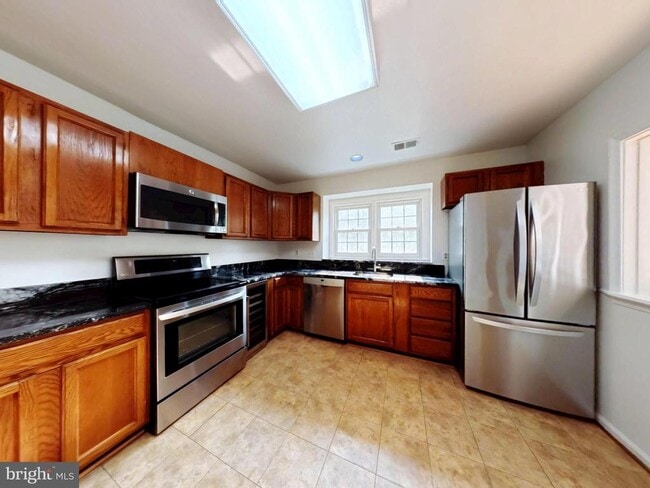Building Photo - 10701 Kings Riding Way