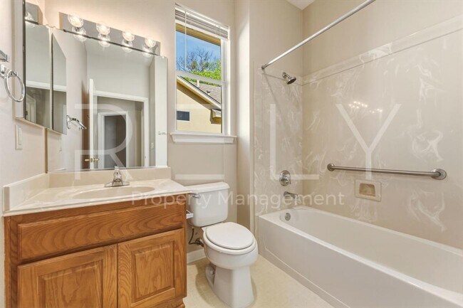 Building Photo - 280 Whispering Wind Dr