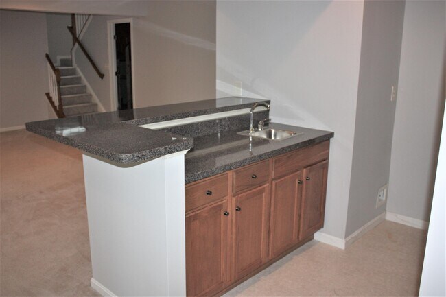 Building Photo - 8423 Old World Ct