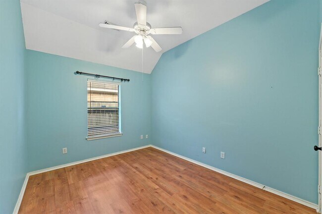 Building Photo - 3702 Glenhill Dr