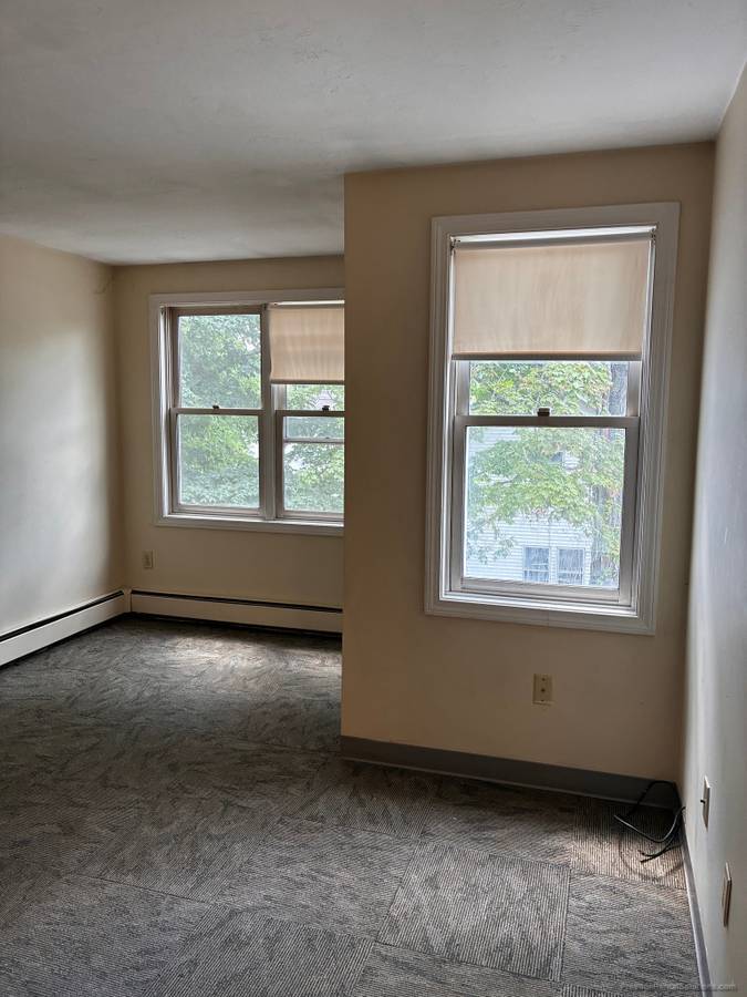 Building Photo - 15 Blossom St