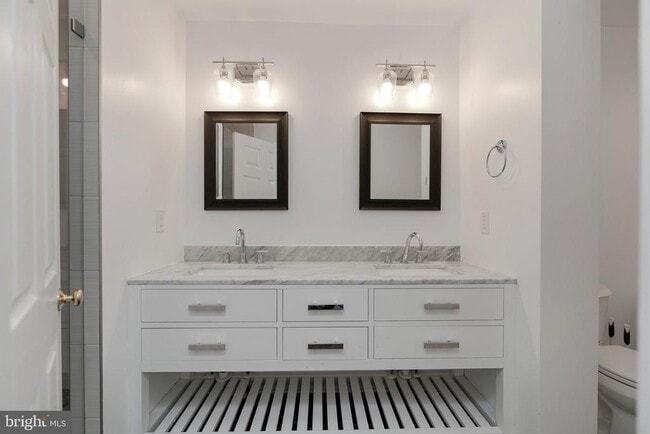 Building Photo - 8207 Cedar Landing Ct