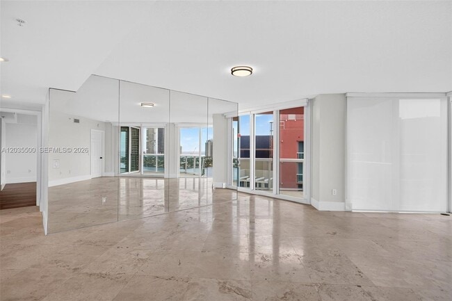 Building Photo - 3370 Hidden Bay Dr