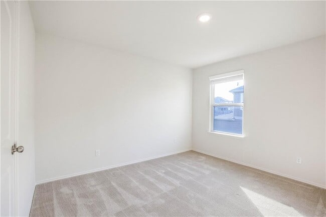 Building Photo - 224 Purple Heart Dr