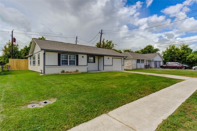 Building Photo - 5317 Crestmont St