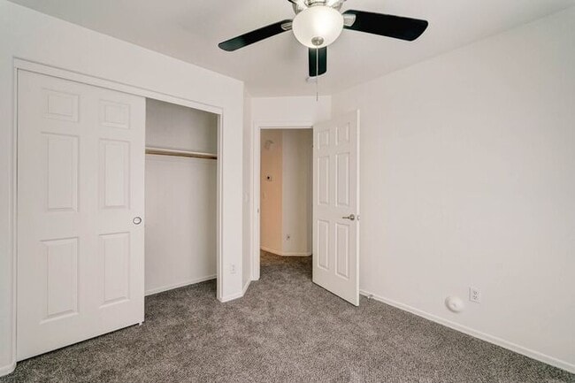 Building Photo - READY TO VIEW NOW! Bright, Open Floorplan w/ Brand New Interior Paint & Carpet!