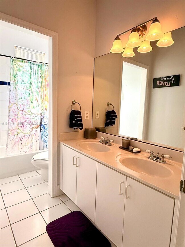 Building Photo - 3729 SW 51st St