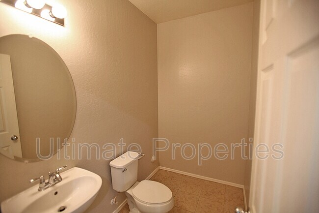 Building Photo - 8873 W Cameron Dr