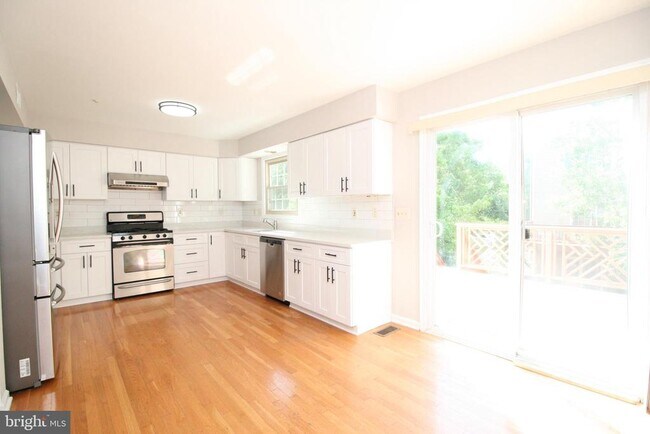 Building Photo - 10137 Treble Ct