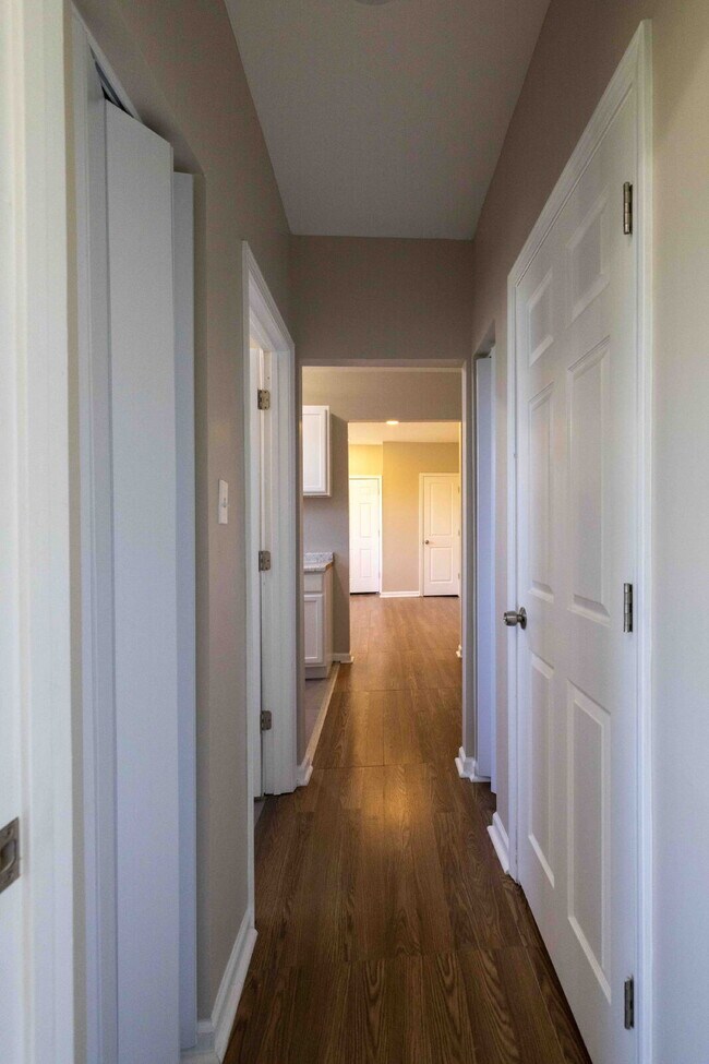 Building Photo - Modern Comfort, Classic Charm — Your Next Detroit Apartment Awaits