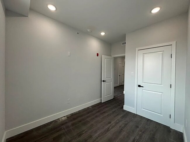Building Photo - 675 N 41st St