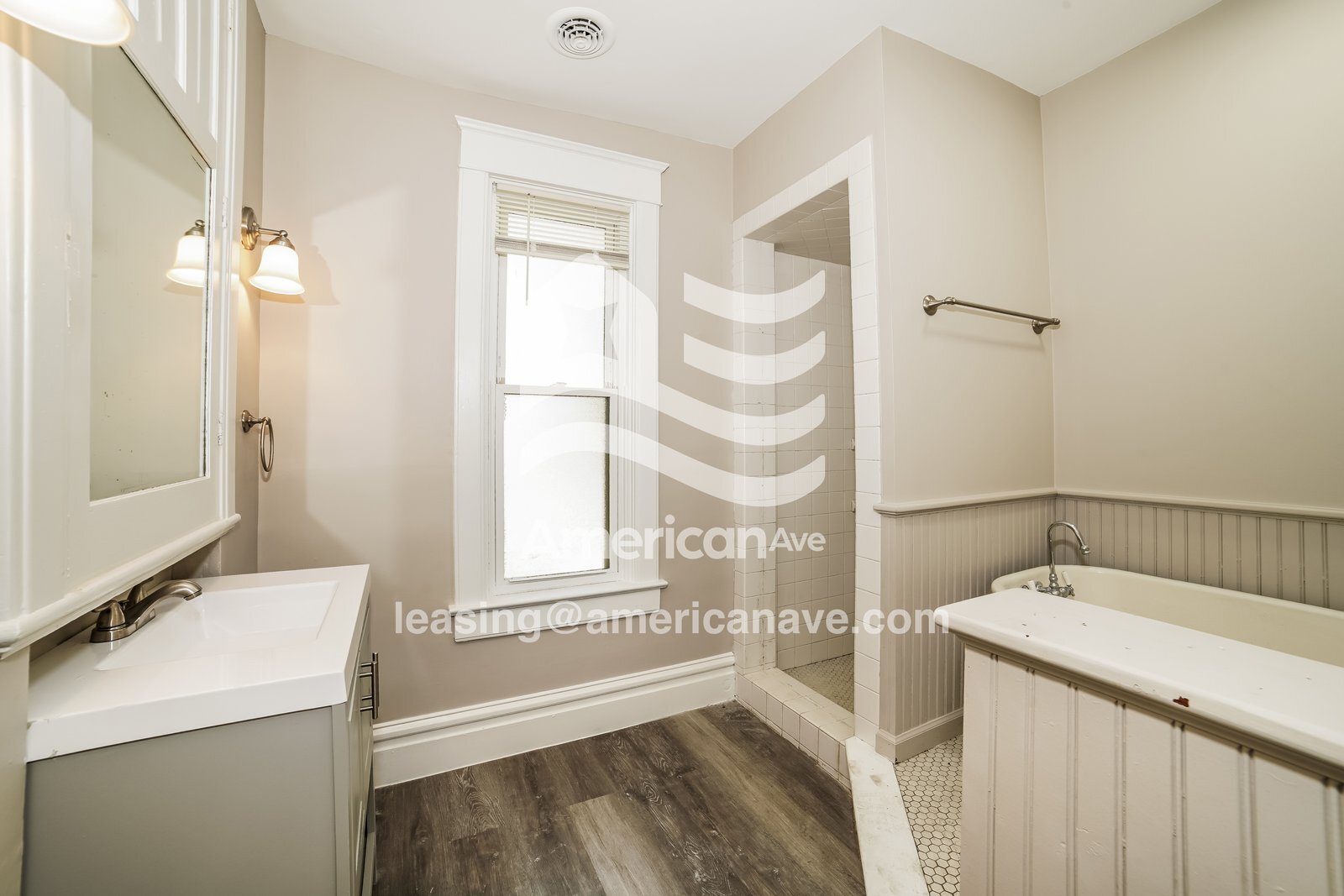 Building Photo - 519 E Frye Ave