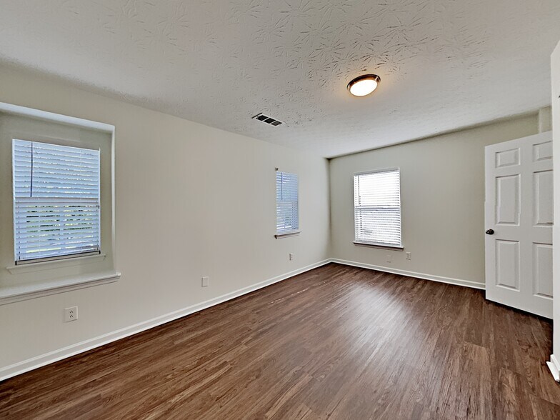 Building Photo - 76 Parkmont Ct