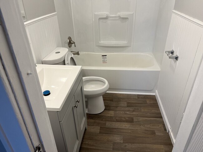 Building Photo - 2908 Madison Ave