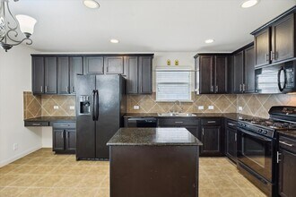 Building Photo - 2124 Nestlewood Dr