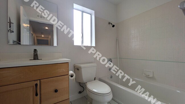 Building Photo - 2806 Atadero Ct
