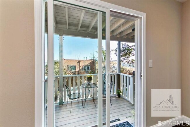 Building Photo - Bernal Heights Oasis: Stunning Renovated View Home with Modern Chic Open House Sunday 1/18 2-4