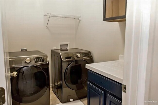 Building Photo - 26 Wisteria Dr