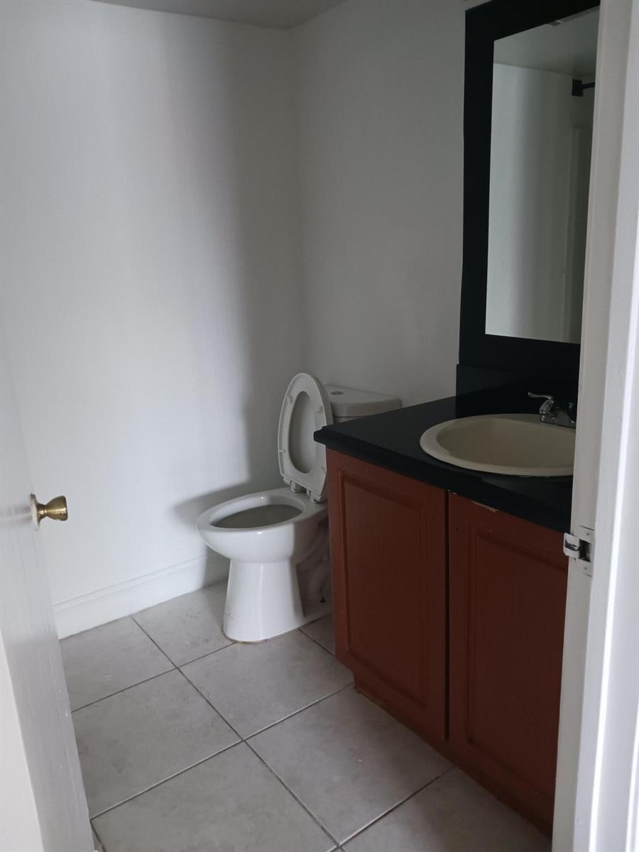 Building Photo - 3187 Coral Lake Dr