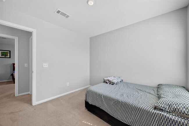 Building Photo - 10831 Fall Mill Dr