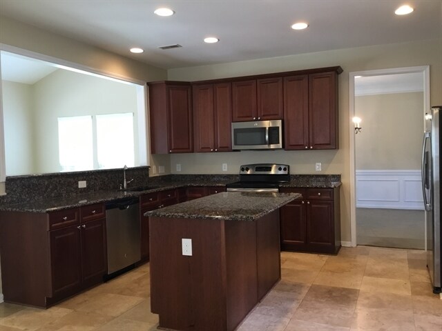 Building Photo - 1009 Yarrow St