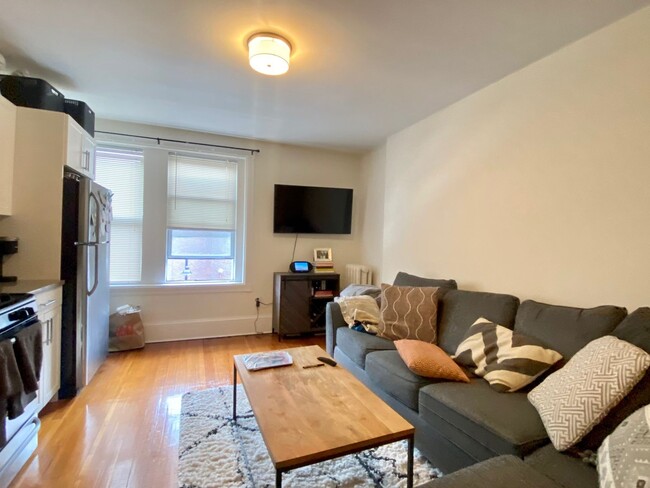 Building Photo - Spacious two bedroom in Brookline