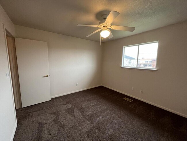 Building Photo - 2811 Cantabrian Dr