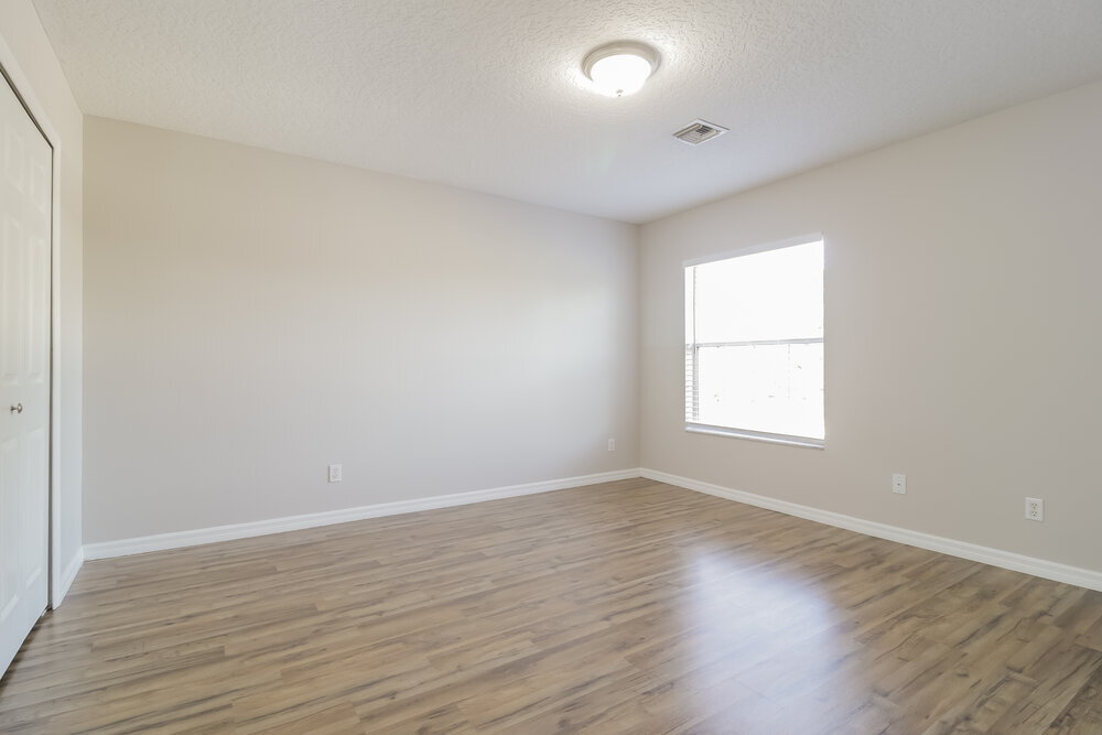 Building Photo - 395 Lancer Oak Dr