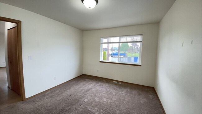 Building Photo - CM#4