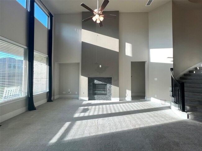 Building Photo - 15815 Sunlit Falls Dr