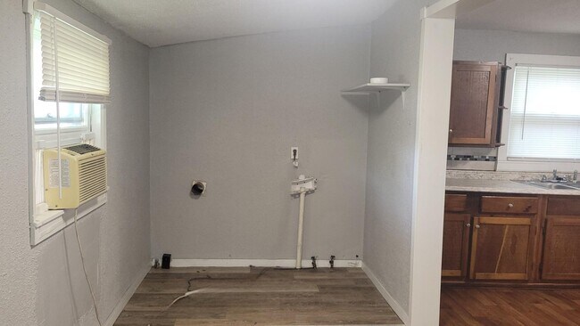 Building Photo - PRE-LEASING!! Two Bedroom/ One Bathroom House