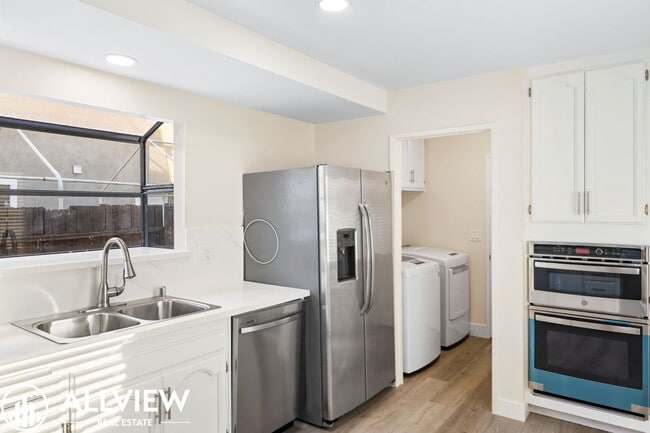 Building Photo - Beautifully Renovated 3-Bedroom Home in Huntington Beach!