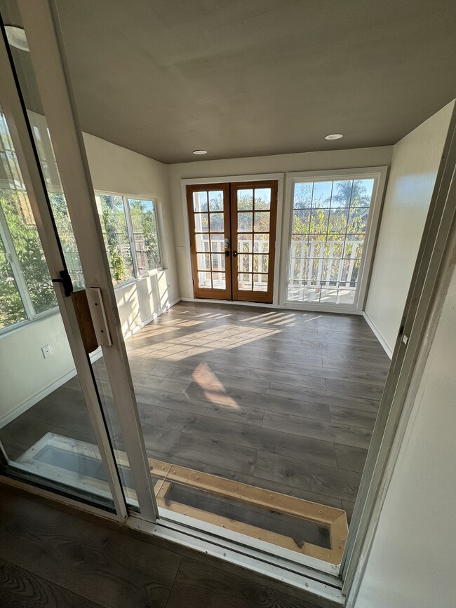 Bonus room/dining room - 313 E View St