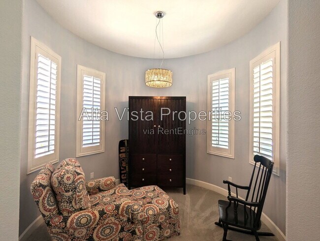 Building Photo - 9129 White Alder Ct