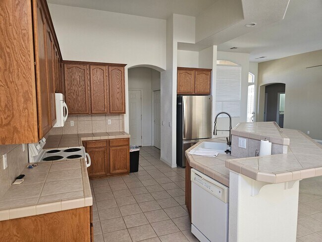 Building Photo - Unfurnished Long Term - Photos Coming Soon