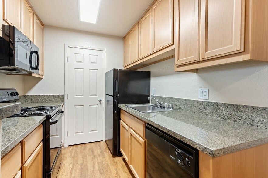 Live Oak Apartments 1900 Oakdale Rd Modesto CA 95355 Apartment Finder