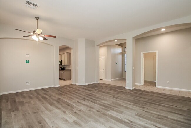 Building Photo - 11021 E Dover St