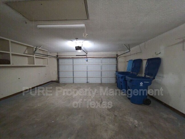 Building Photo - 304 McClendon Dr